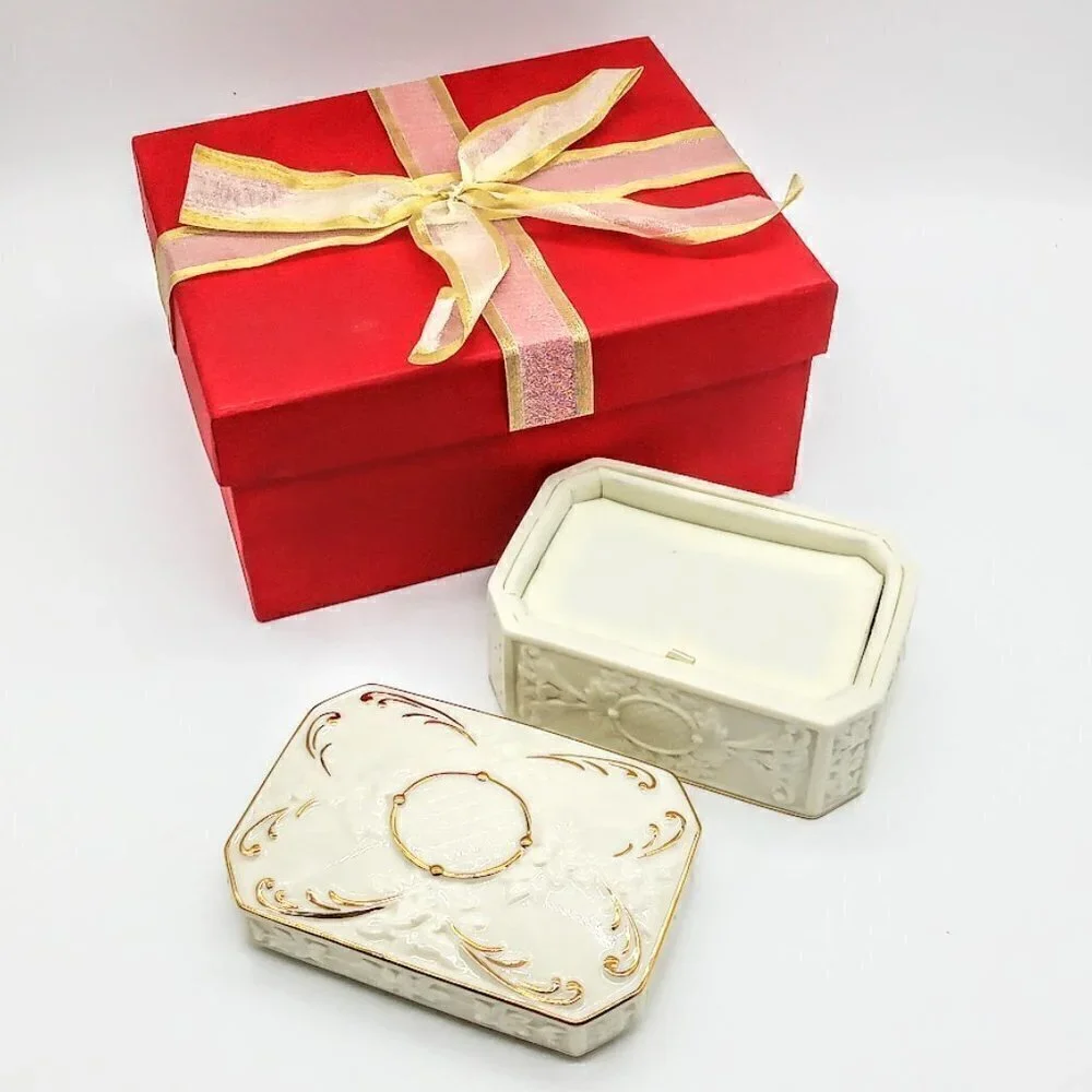 Lenox Ivory 10K Gold Porcelain Covered Trinket Box NIB